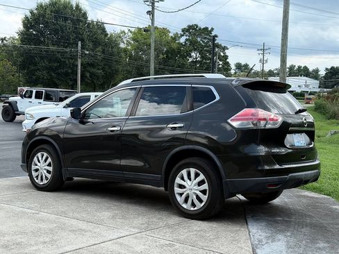 Used 2016 Nissan Rogue S w/ Appearance Package FWD image 6