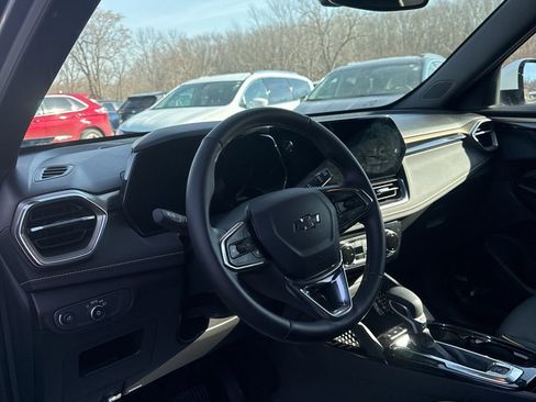 Used 2024 Chevrolet TrailBlazer ACTIV w/ Convenience Package image 10