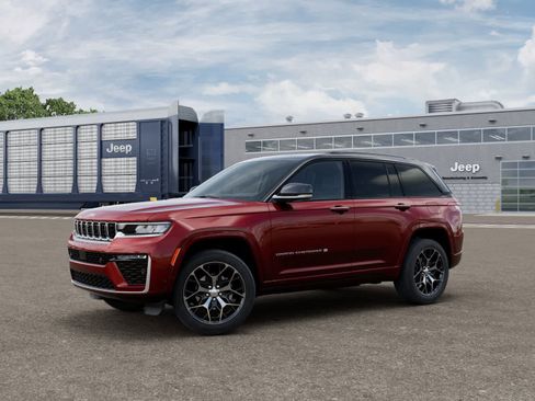 New 2026 Jeep Grand Cherokee Summit image 2