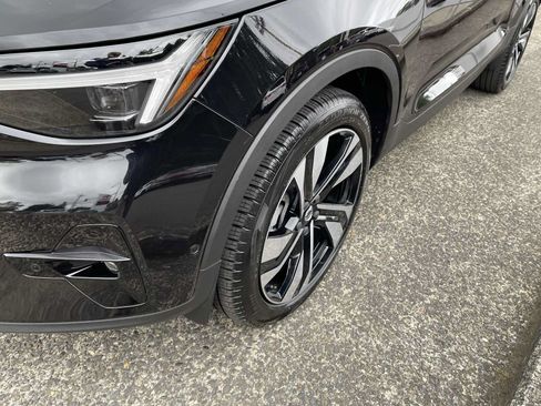 Used 2024 Volvo XC40 B5 Plus w/ Climate Package AWD/4WD image 9