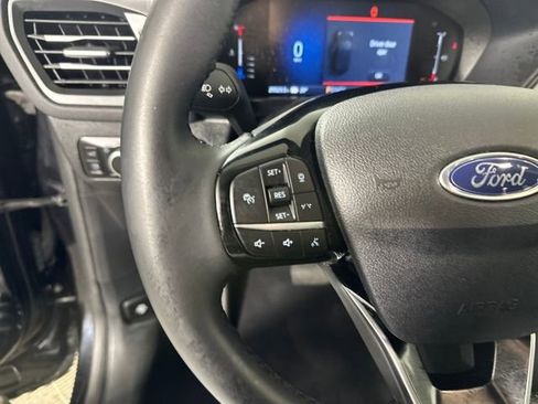 Used 2023 Ford Escape SE image 15
