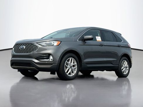Used 2023 Ford Edge SEL w/ Convenience Package AWD/4WD image 3