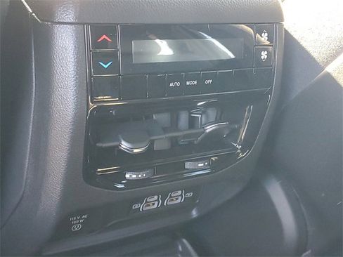 New 2025 Jeep Grand Cherokee L Altitude image 13