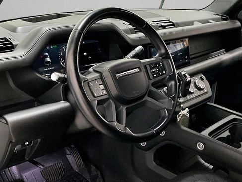 Used 2021 Land Rover Defender 110 X-Dynamic HSE image 17