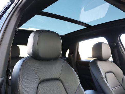 Used 2019 Porsche Cayenne S image 60