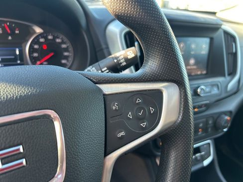 Used 2024 GMC Terrain SLE image 9
