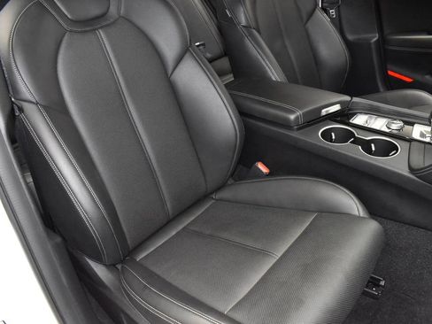 Used 2025 Genesis G70 2.5T AWD/4WD image 27