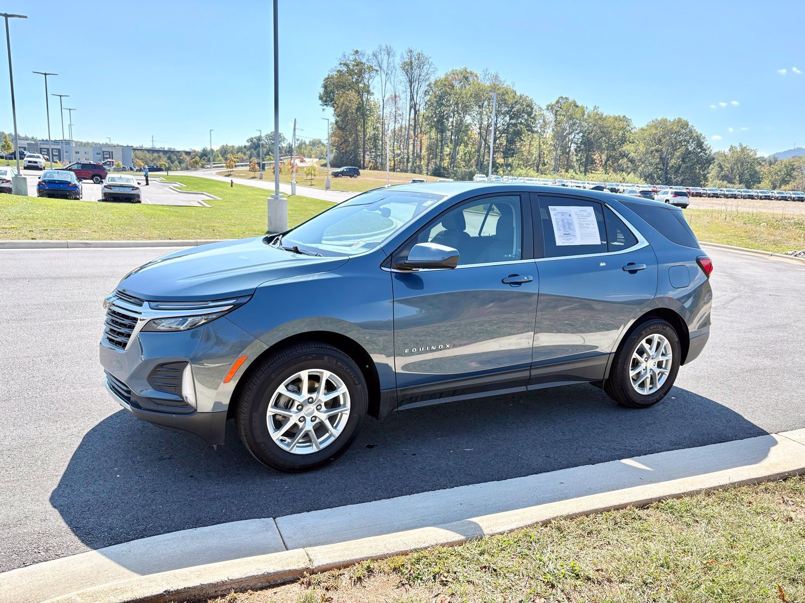 Used 2024 Chevrolet Equinox LT FWD image 4
