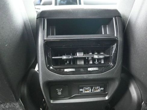 Used 2025 Jeep Grand Cherokee Altitude AWD/4WD image 31