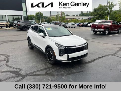 Certified 2026 Kia Sportage EX w/ EX Panorama Roof Package FWD image 7
