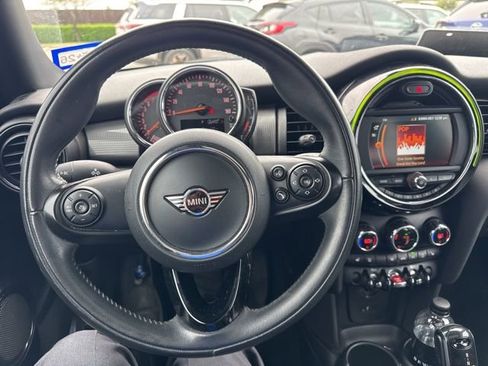 Used 2020 MINI Cooper 2-Door Hardtop image 12