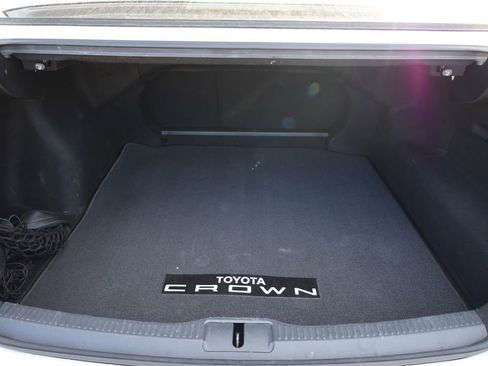 Used 2023 Toyota Crown XLE image 7