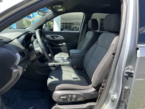 Used 2023 Chevrolet Traverse LT FWD image 30