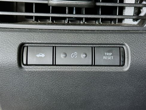 Used 2020 Nissan Altima 2.5 SR w/ Premium Package image 17