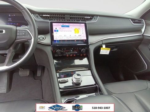 Used 2022 Jeep Grand Cherokee Limited AWD/4WD image 15
