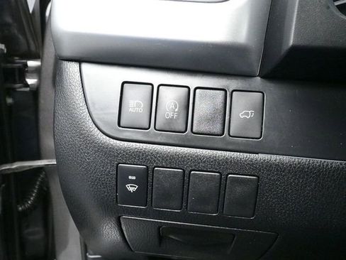 Used 2019 Toyota Highlander XLE image 14