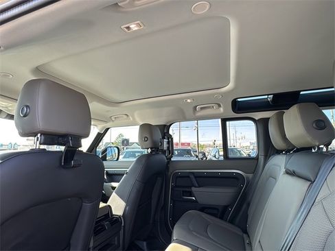 Used 2025 Land Rover Defender 110 S image 13