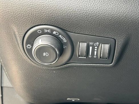 Used 2022 Jeep Compass Limited AWD/4WD image 19