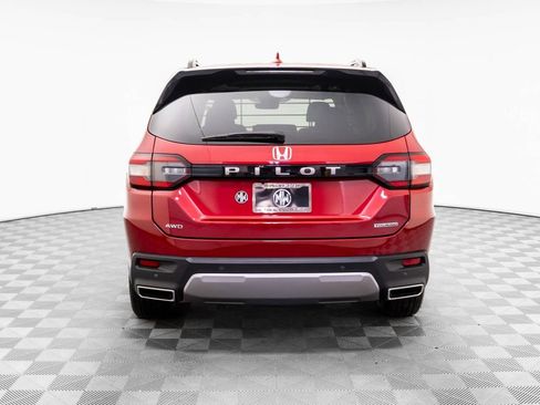 New 2026 Honda Pilot Touring image 4