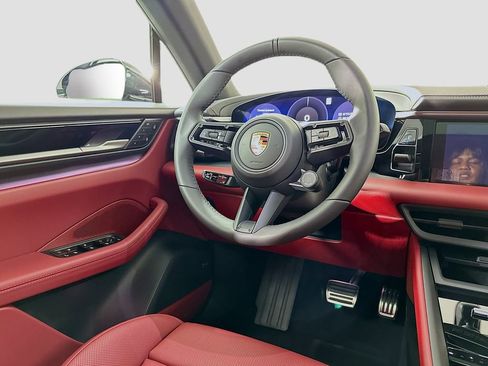 New 2026 Porsche Macan 4S Electric AWD/4WD image 25