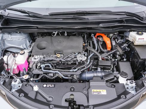 Used 2023 Toyota Sienna XLE Woodland Edition image 27