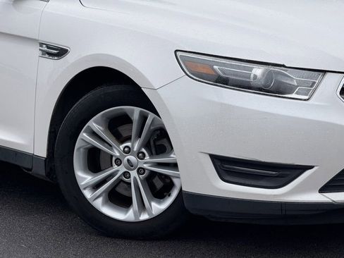 Used 2017 Ford Taurus SEL w/ Equipment Group 201A image 2