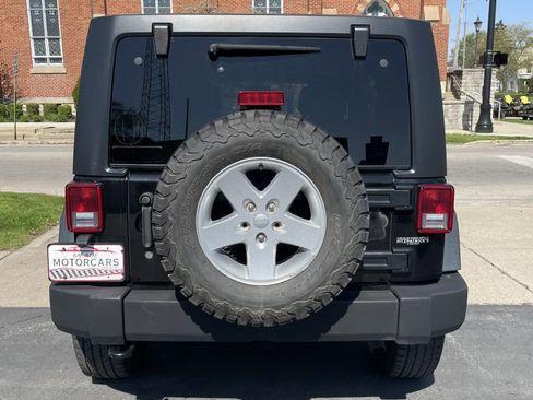Used 2017 Jeep Wrangler Unlimited Sport w/ Quick Order Package 24S AWD/4WD image 4