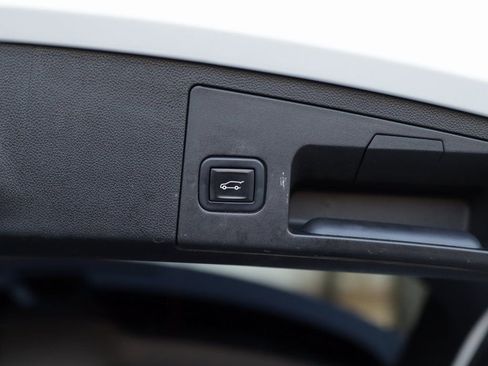 Used 2023 Cadillac XT4 Sport image 29