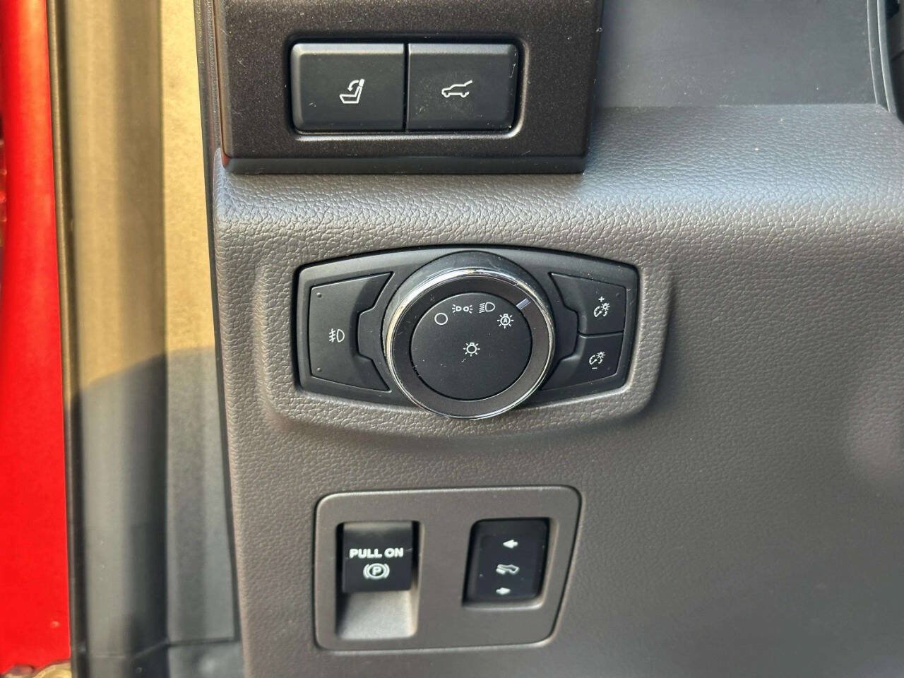 Used 2019 Ford Expedition Limited w/ Equipment Group 301A AWD/4WD image 33