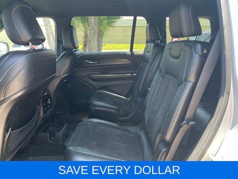 Used 2023 Jeep Grand Cherokee L Laredo RWD image 16