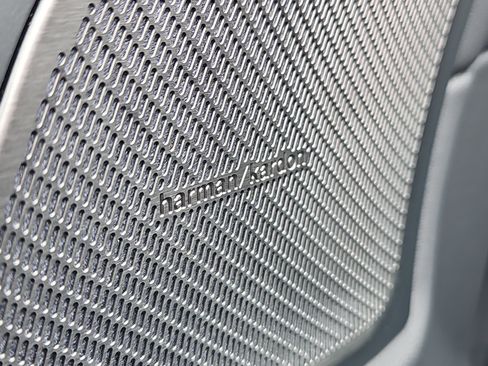 New 2026 Volvo XC60 B5 Plus w/ Protection Package Premier image 10