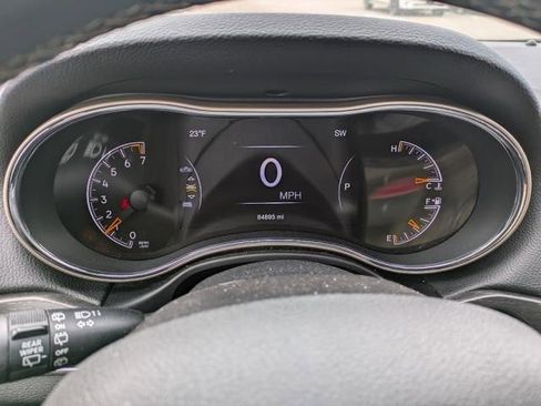 Used 2017 Jeep Grand Cherokee Limited image 8