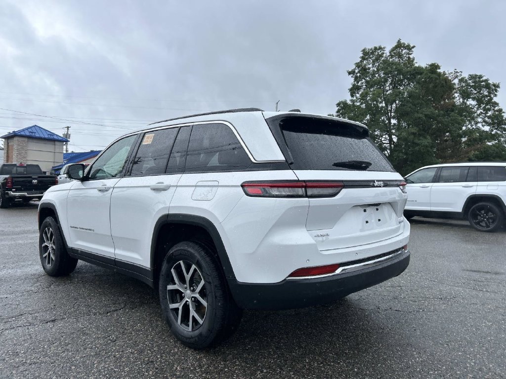 Certified 2024 Jeep Grand Cherokee Limited AWD/4WD image 5