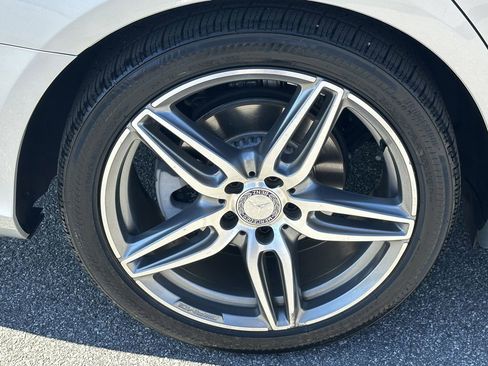 Used 2017 Mercedes-Benz E 300 image 19