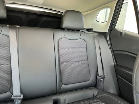 Used 2025 Chevrolet Trax LT image 36