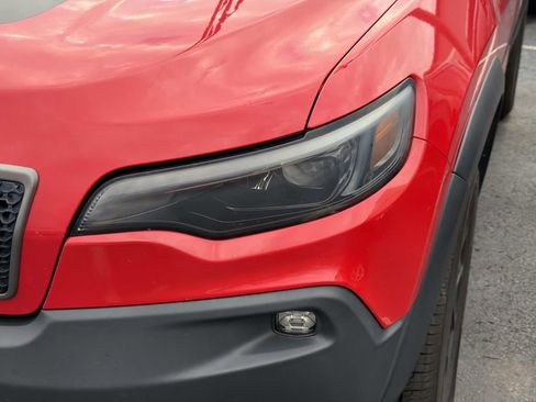 Used 2019 Jeep Cherokee Trailhawk w/ Cold Weather Group image 7