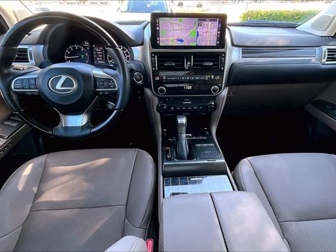 Used 2023 Lexus GX 460 Premium w/ Premium Plus Package image 15