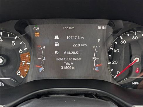 Used 2023 Jeep Compass Latitude w/ Sun and Sound Group AWD/4WD image 11