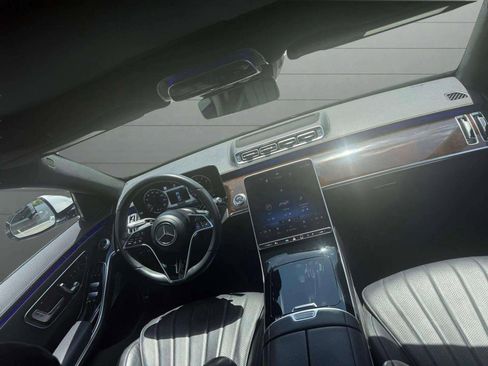 Used 2022 Mercedes-Benz S 500 4MATIC image 4