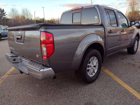 Used 2021 Nissan Frontier SV w/ SV Utility Package image 7