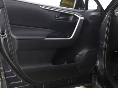 Used 2025 Toyota RAV4 LE image 18