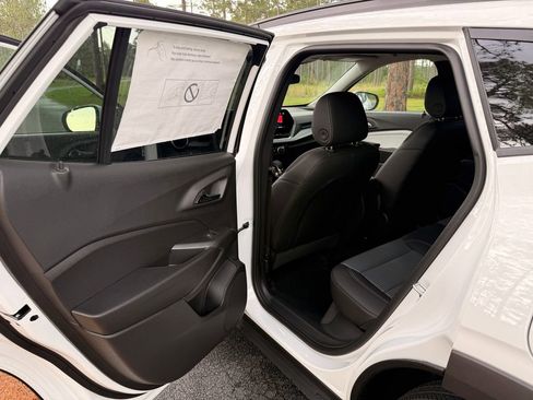 New 2026 Chevrolet Trax LT w/ Driver Confidence Package FWD image 25