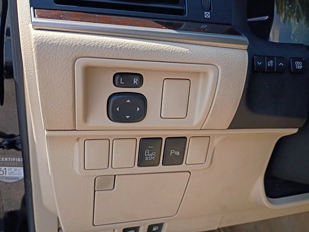 Used 2015 Lexus ES 350 w/ Premium Package FWD image 17