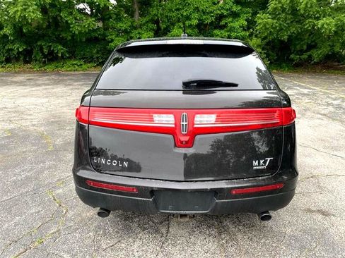 Used 2013 Lincoln MKT AWD image 3
