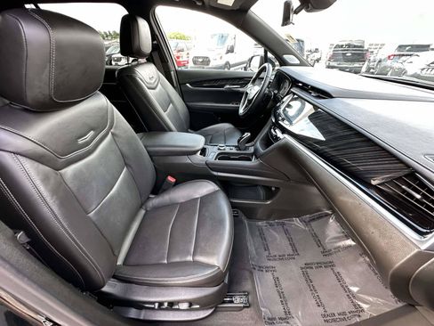 Used 2024 Cadillac XT6 Premium Luxury w/ Technology Package AWD/4WD image 21