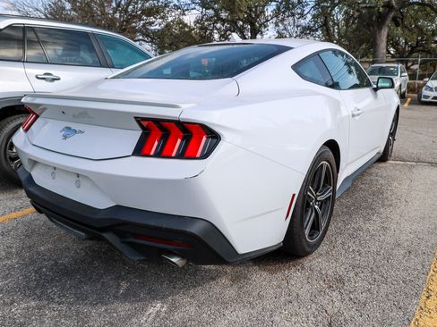 Used 2024 Ford Mustang Premium image 8