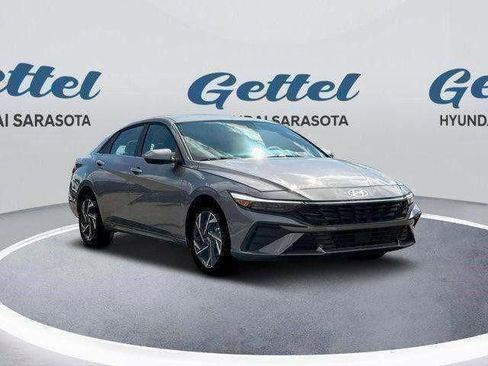 New 2025 Hyundai Elantra SEL w/ Cargo Package image 11