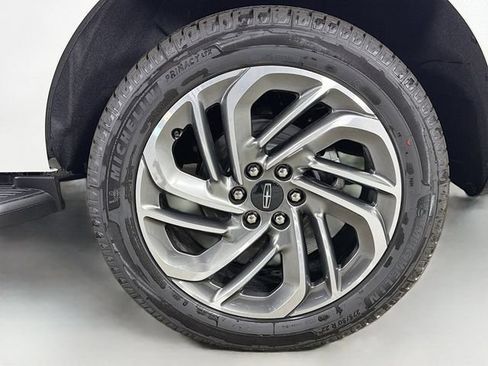 New 2026 Lincoln Navigator Premiere AWD/4WD image 36