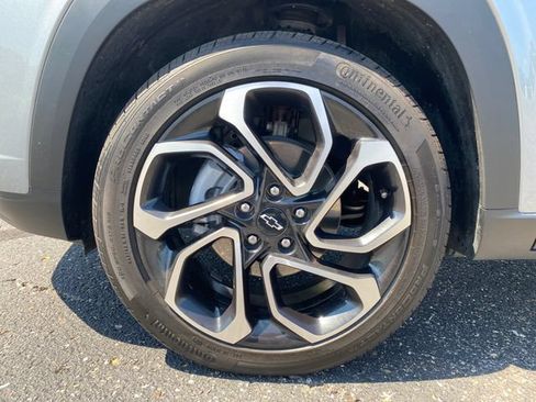 Certified 2024 Chevrolet Trax RS w/ Sunroof Package FWD image 23