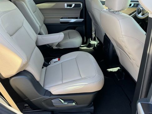 Used 2024 Ford Explorer XLT w/ Equipment Group 202A image 17